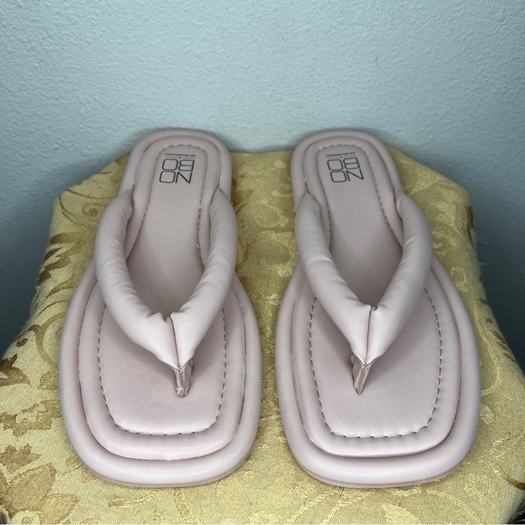 Size 8 Mauve Pink Pastel Slip On Sandals Shoes Flat Barbiecore - Picture 3 of 8
